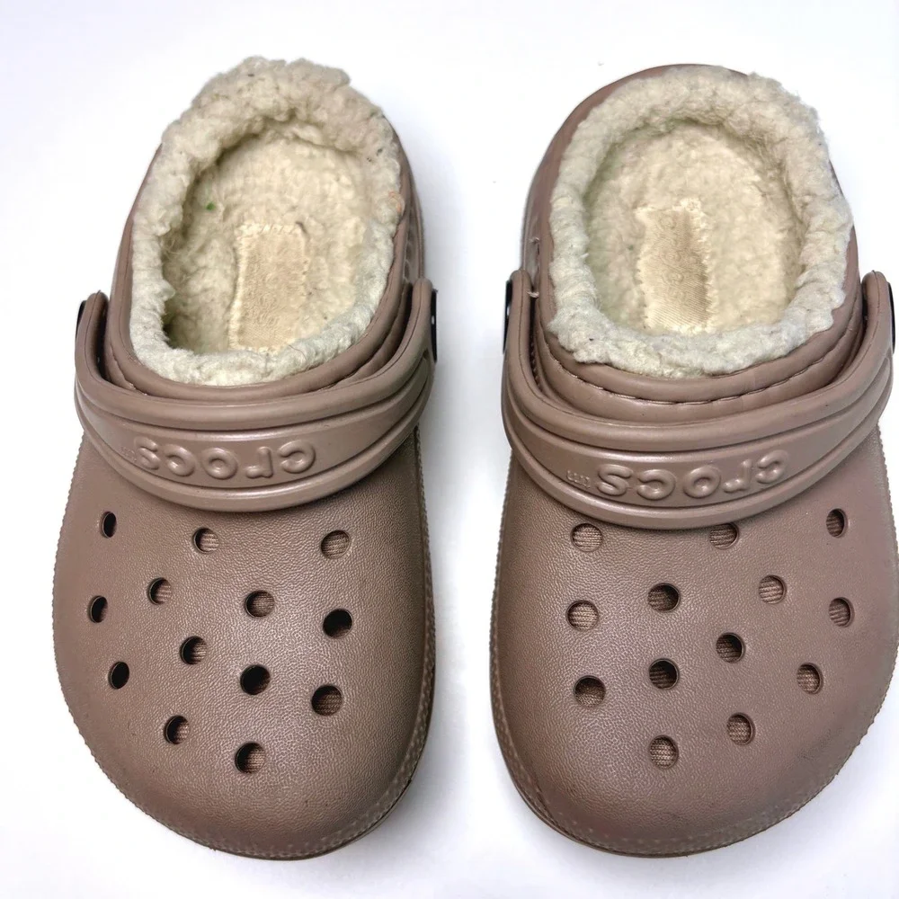 Crocs Kids C8 Clogs Khaki Tan Classic Fuzz-Lined Lined Mules Shoes Comfort